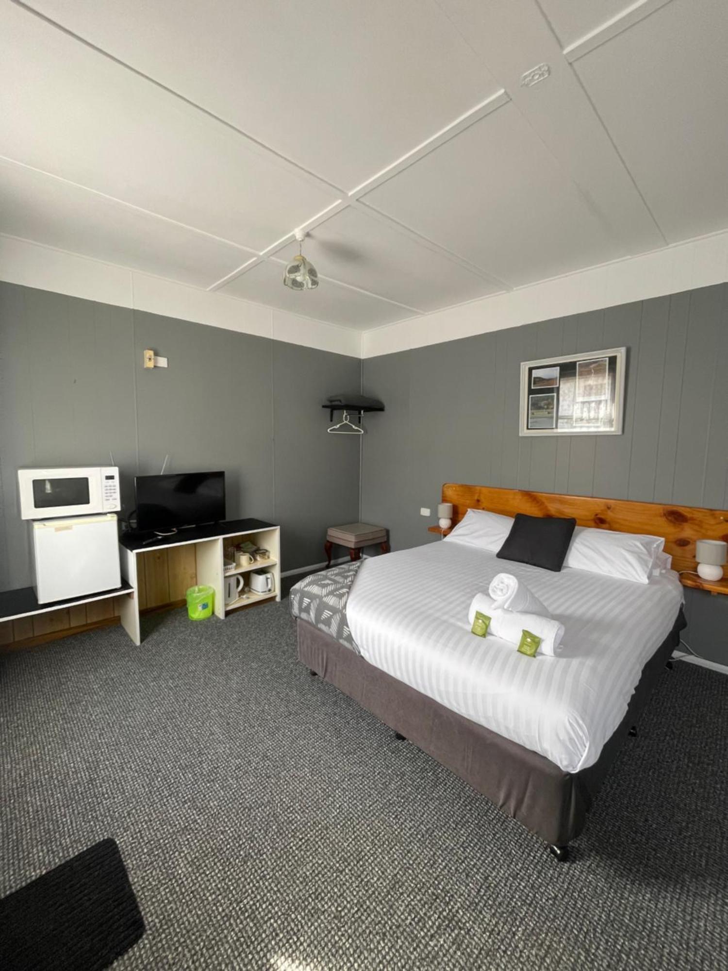 Mountain View Motel Queenstown Ngoại thất bức ảnh